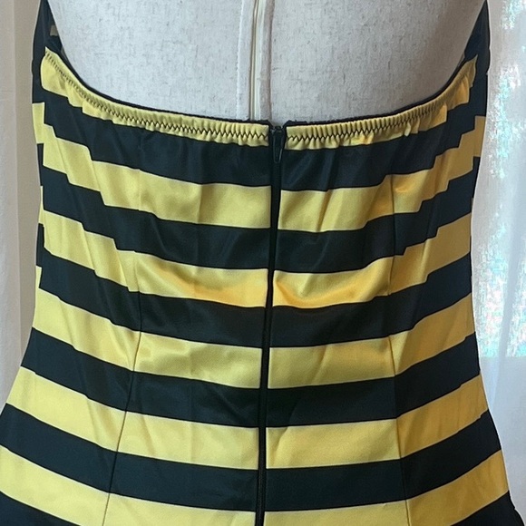Leg Avenue Black and Yellow Bumble Bee Costume - Picture 8 of 8